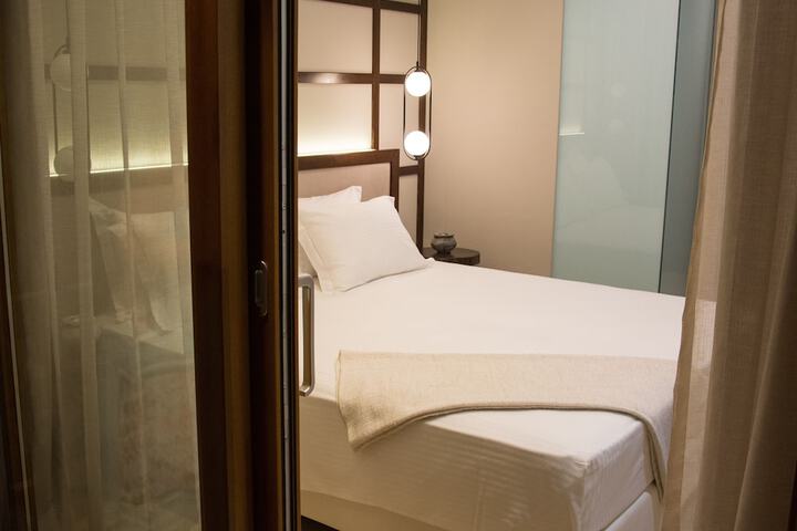 Room 6 of 60