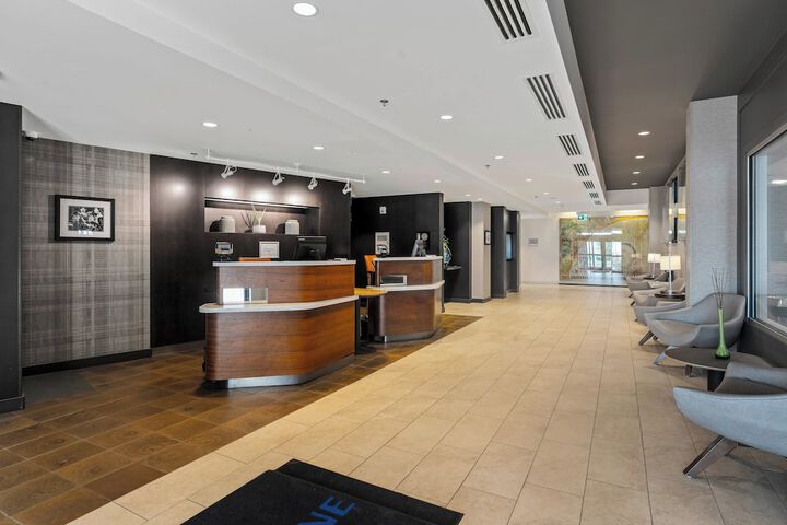 Entrance & Lobby