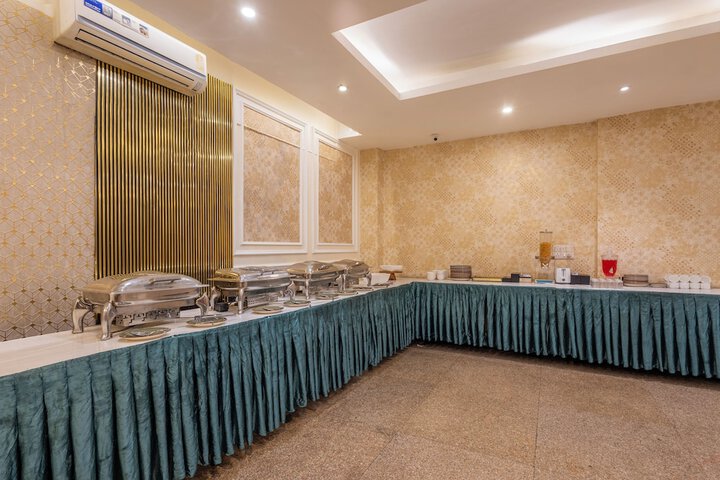 Ballroom/Hall 55 of 60