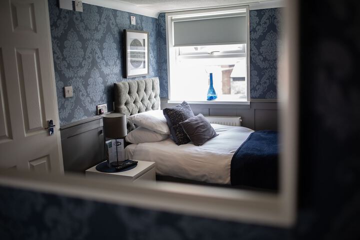Room 3 of 130