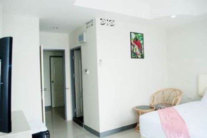 Room 28 of 39