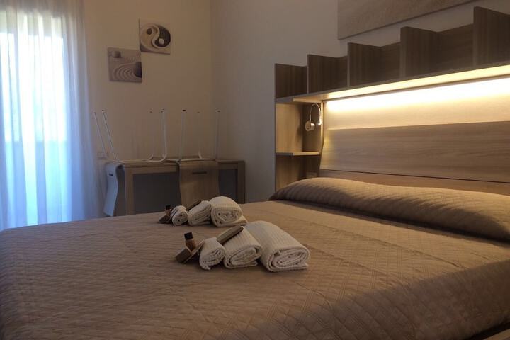 Room 12 of 85