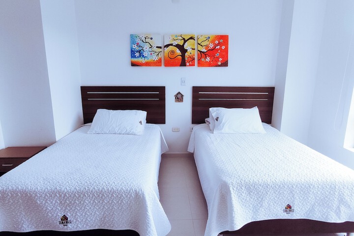 Room 16 of 76
