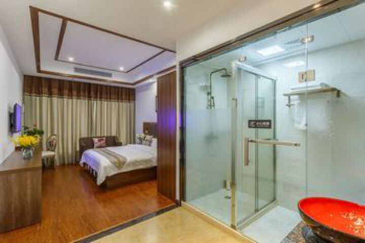 Room 32 of 67