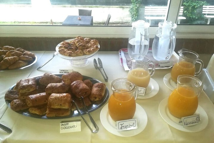 Breakfast/Coffee Service 45 of 68