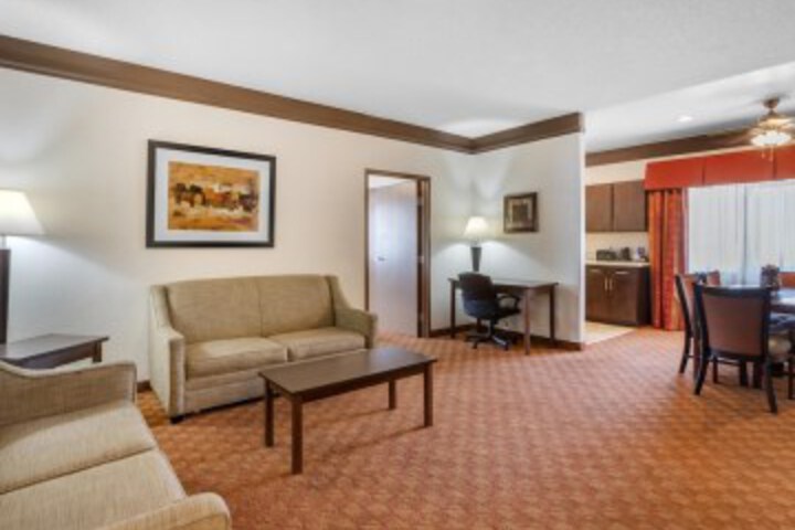 Room 7 of 33