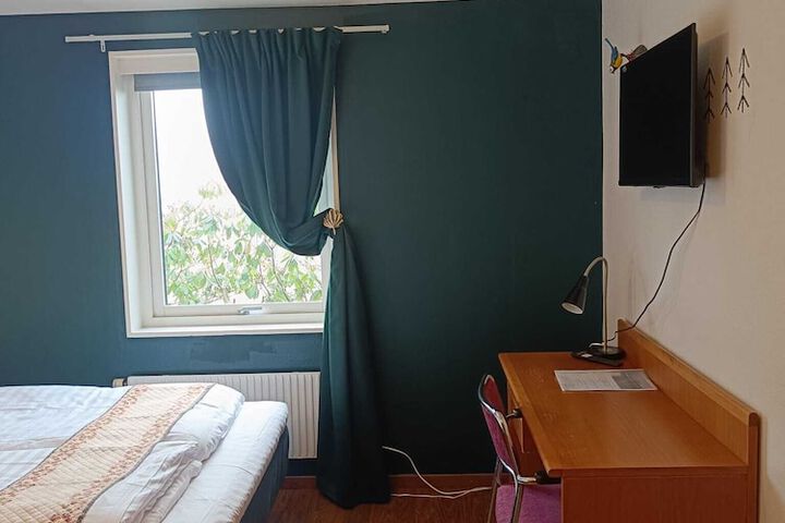 Room 19 of 77