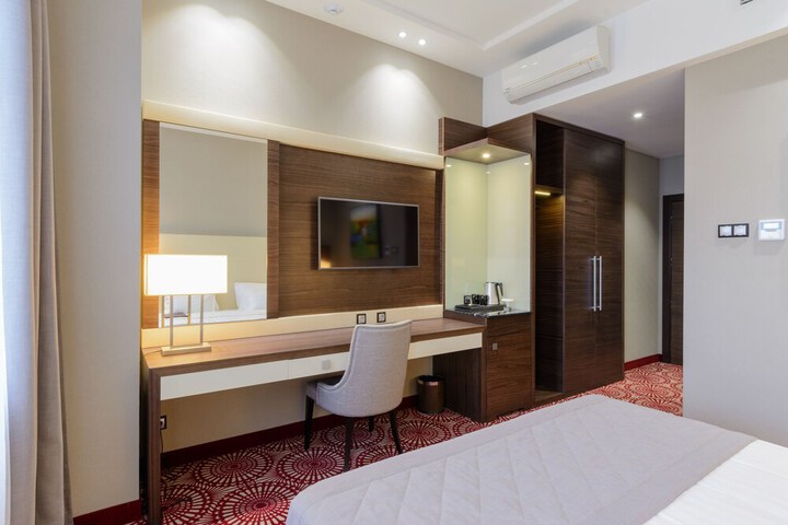 Room 13 of 61