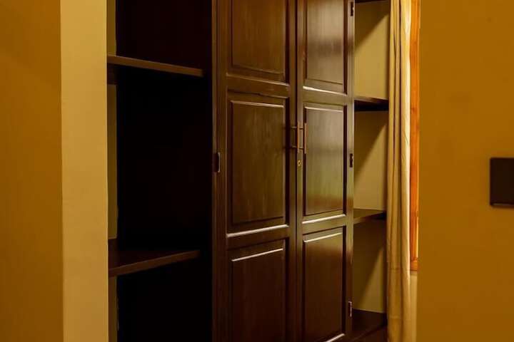 Room 11 of 28