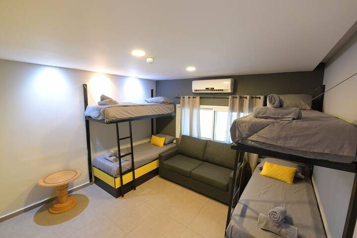Room 22 of 47