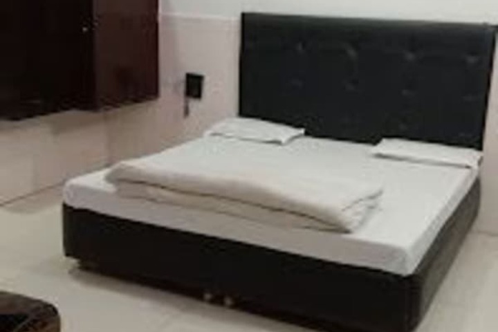 Room 21 of 29