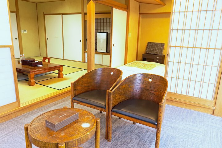 Room 13 of 22