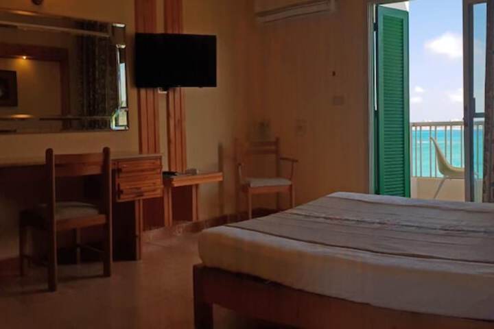 Room 14 of 40
