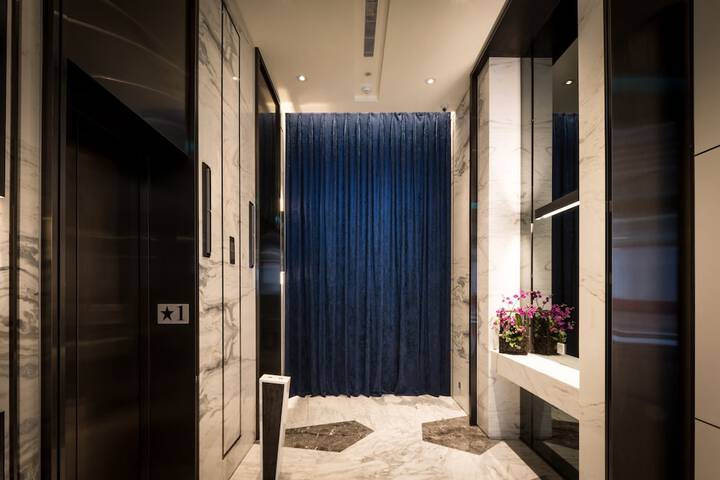 Hotel 2 of 89