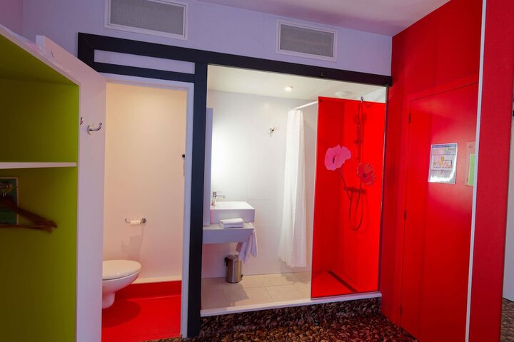 Room 18 of 44