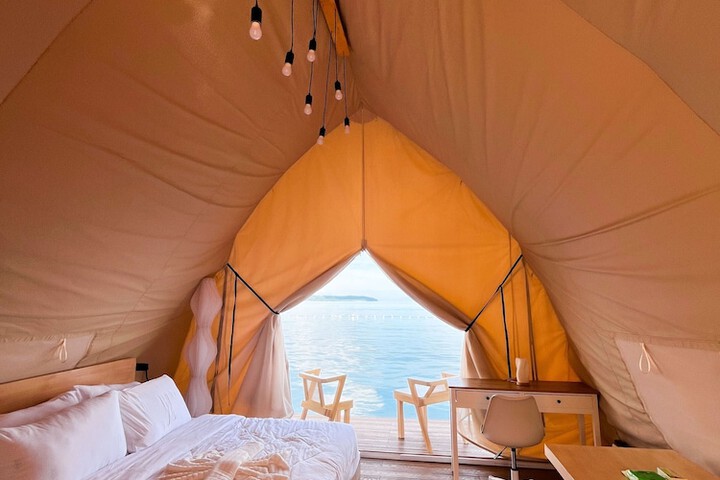 Floating Home in Reef Resort Unit 14