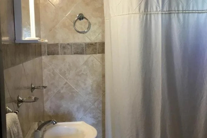 Room 8 of 17