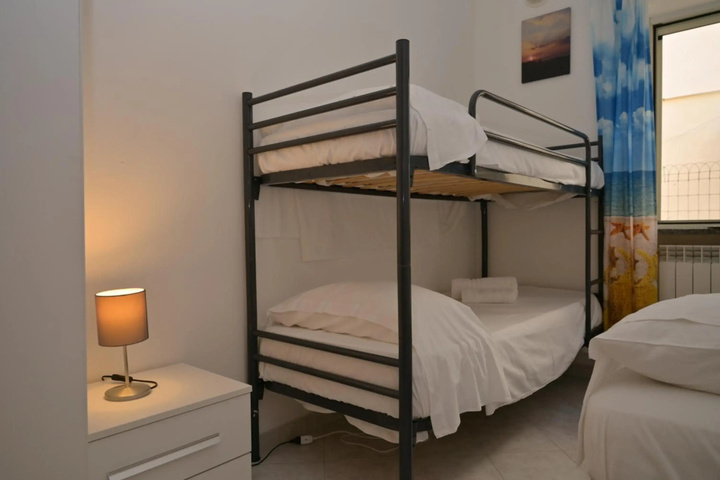 Room 4 of 15