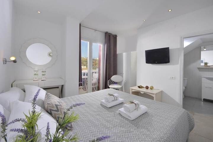 Room 3 of 20