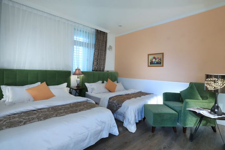 Room 4 of 24