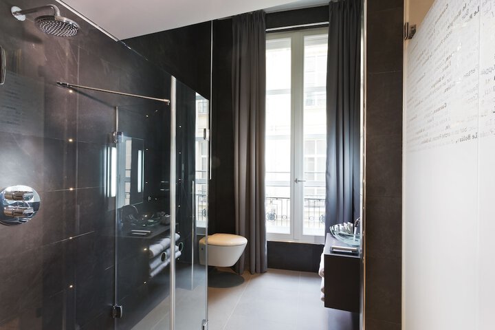 Room 48 of 68