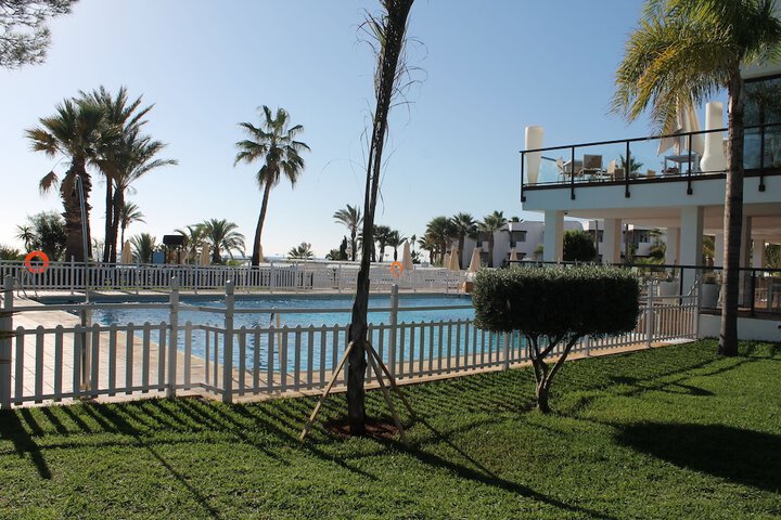Pools & Facilities