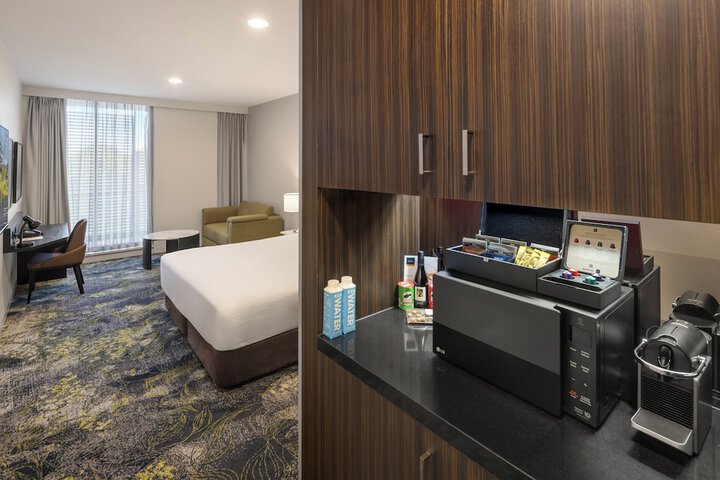 Room 32 of 163