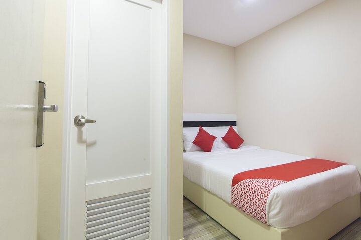 Room 7 of 27
