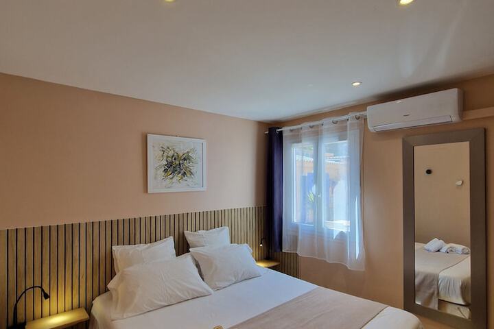 Room 10 of 46