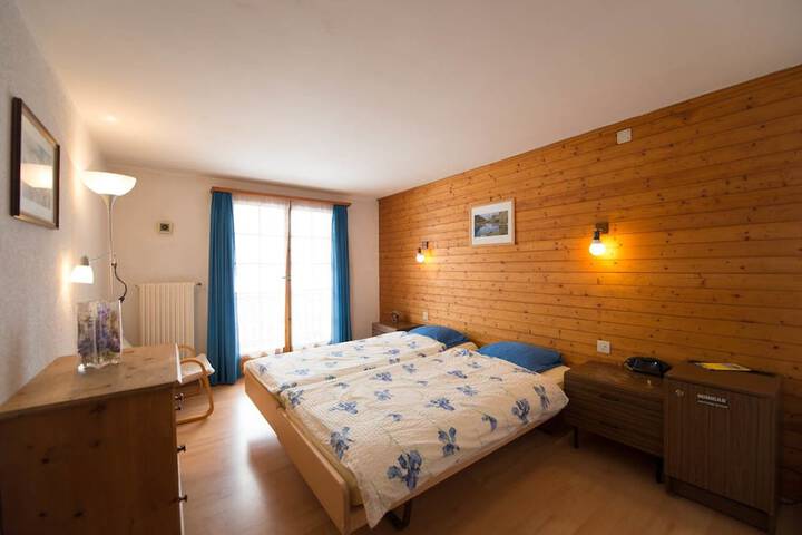 Room 4 of 13