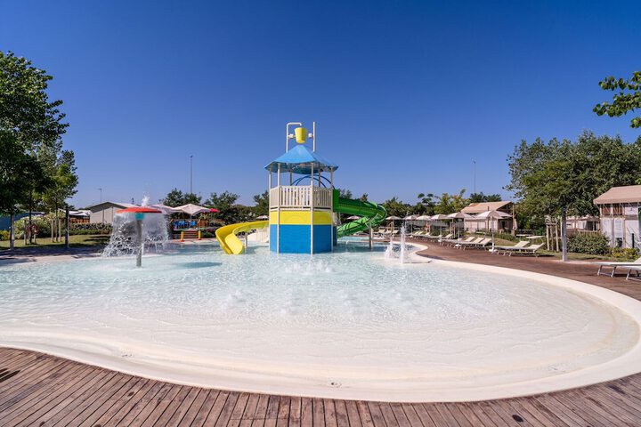Pool 93 of 122