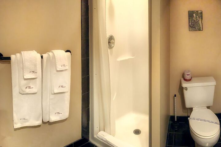 Room 18 of 35