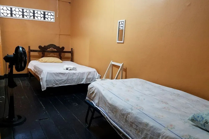Room 5 of 11