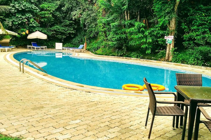 Hotel Pool