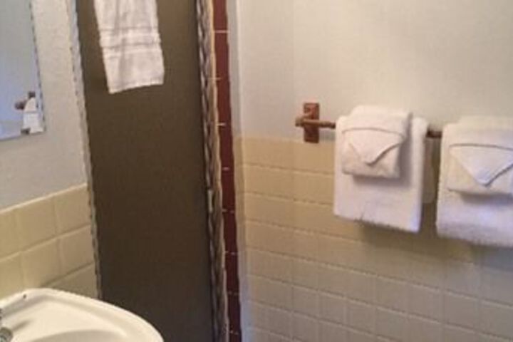 Room 17 of 182