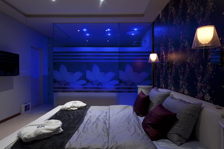 Room 20 of 104