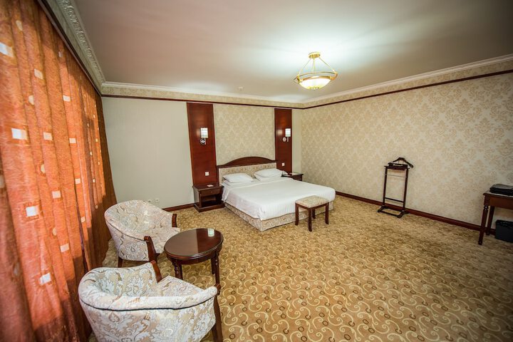 Room 30 of 87