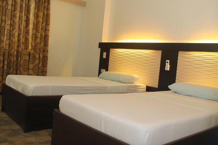 Room 4 of 5