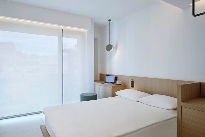 Room 18 of 29