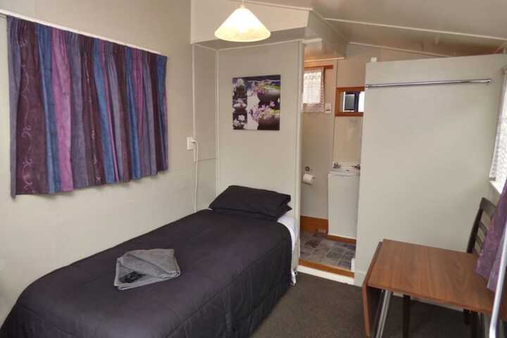 Room 4 of 81