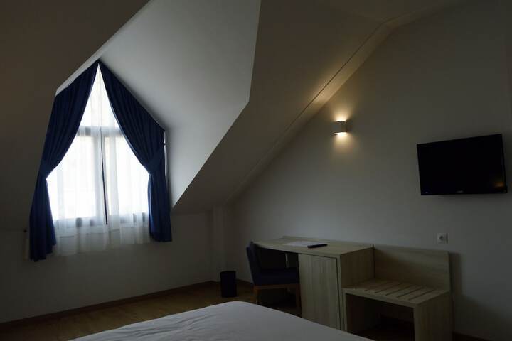 Room 11 of 53