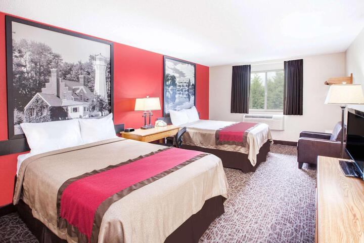 2 Double Beds (6 of 7)
