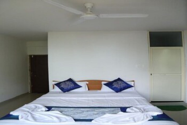Room 9 of 10
