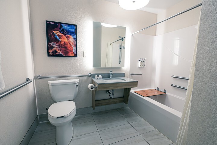 1 Queen Studio Suite (10 of 14)