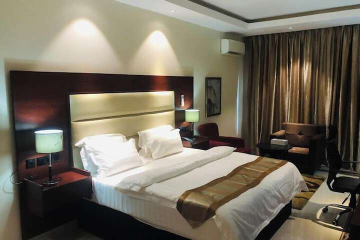 Room 9 of 61