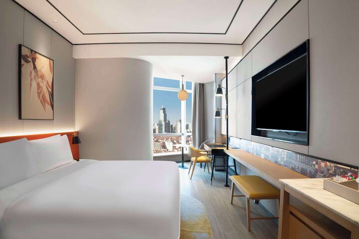 Room 28 of 67