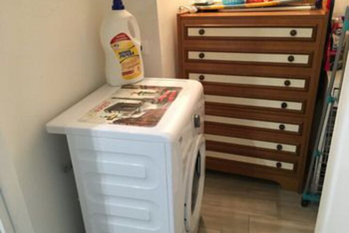 Room 10 of 13
