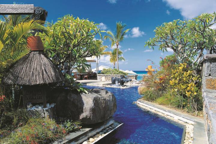 Hotel with Pool