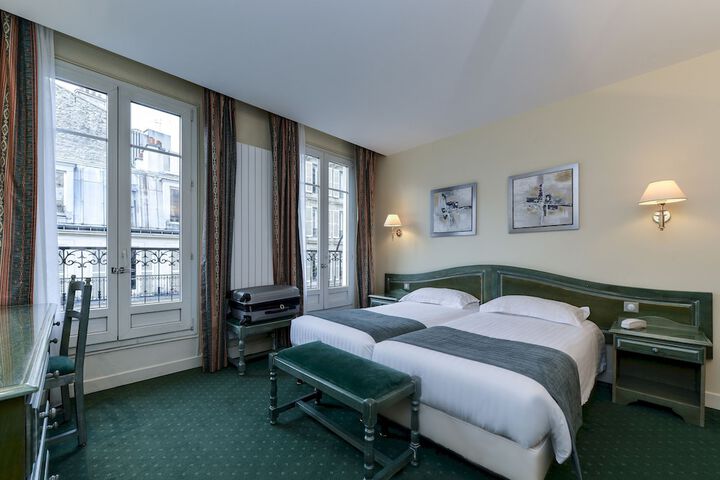 Room 14 of 28