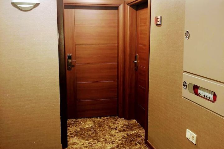 Ballroom/Hall 45 of 48